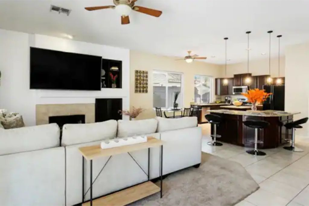 Photo of Livingroom in Ocotillo