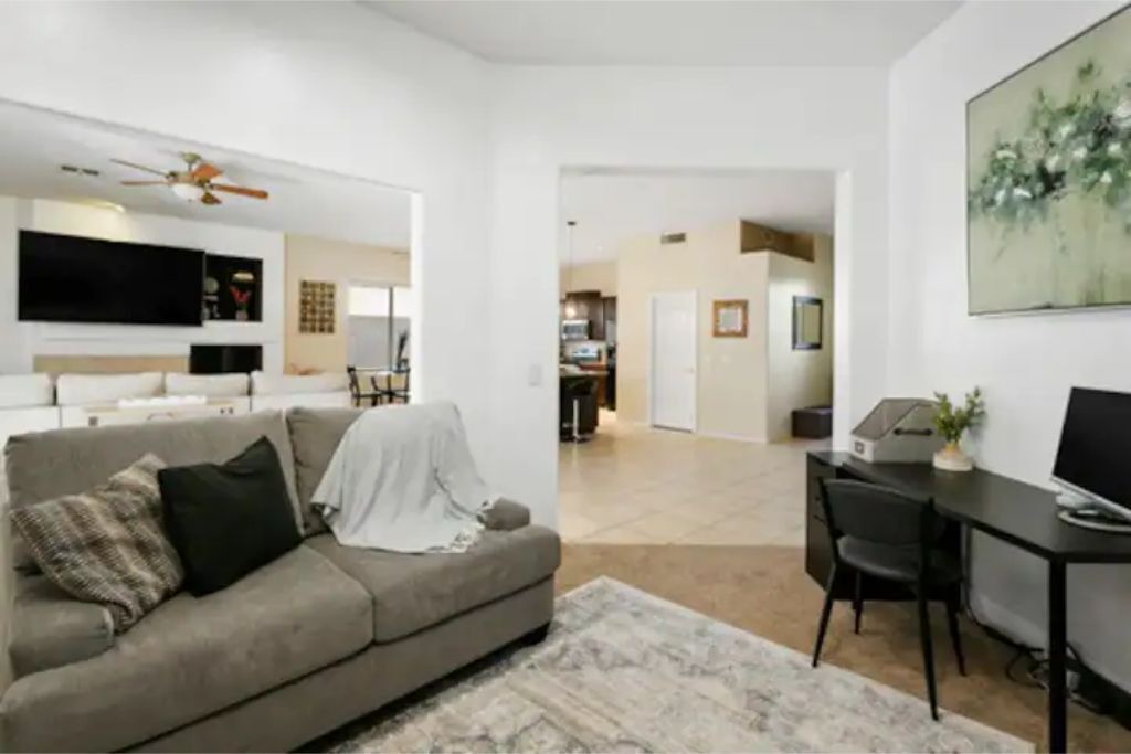 Photo of Livingroom in Ocotillo