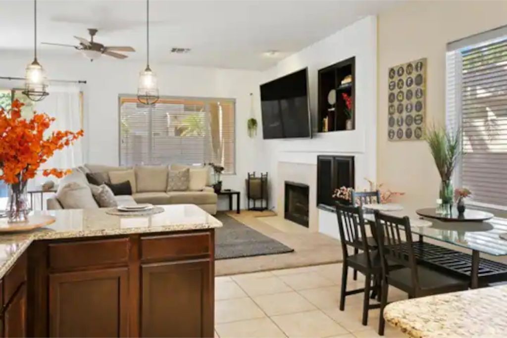 Photo of Livingroom in Ocotillo