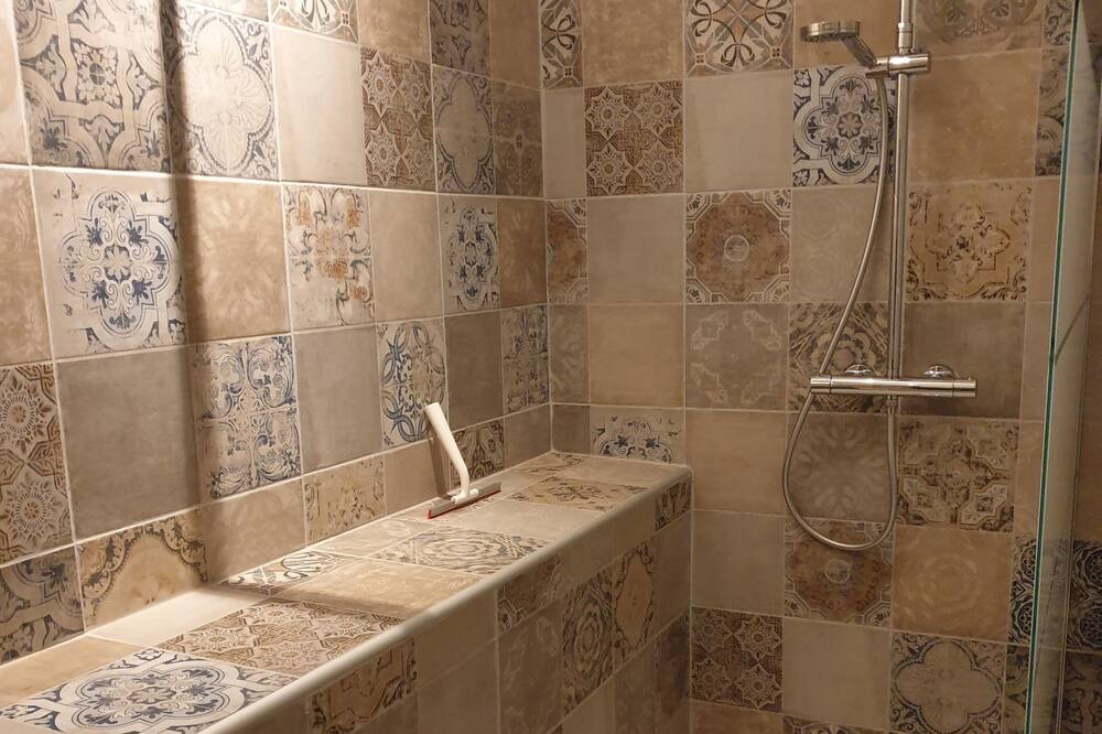 Photo of Bathroom in L'Ile-Bouchard