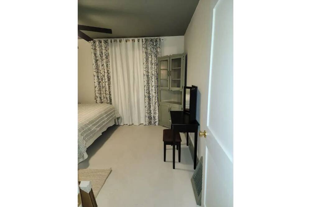 Photo of Bedroom in Cottage Grove