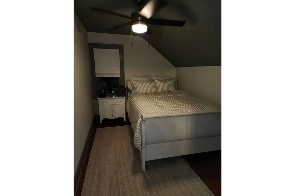 Photo of Bedroom in Cottage Grove