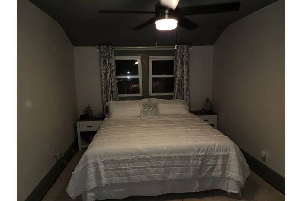 Photo of Bedroom in Cottage Grove