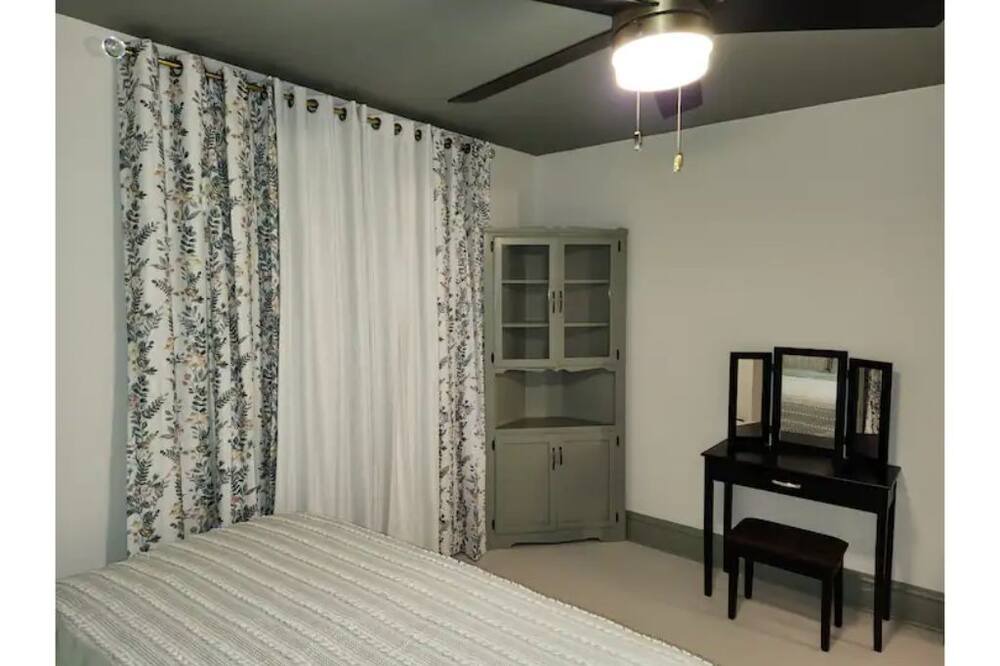 Photo of Bedroom in Cottage Grove