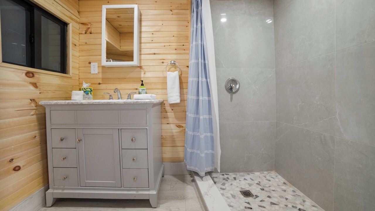 Photo of Bathroom in Long Beach Estates