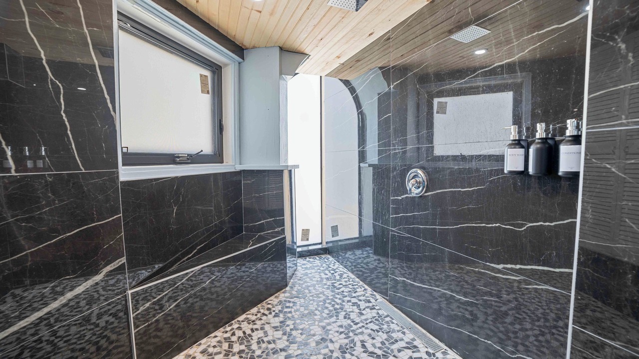Photo of Bathroom in Long Beach Estates