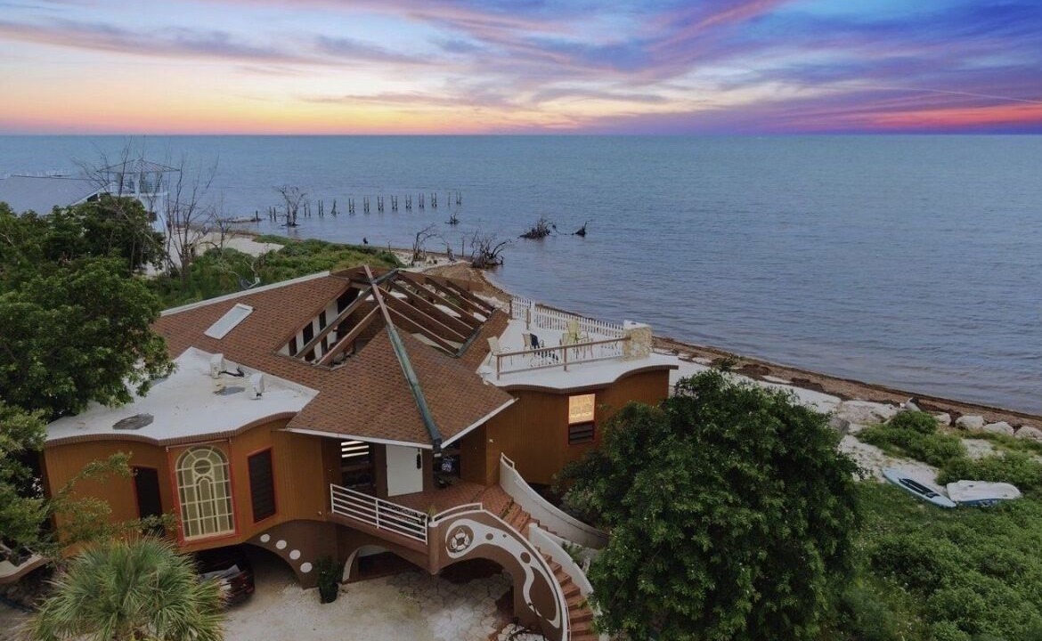 Photo of Outdoor in Long Beach Estates