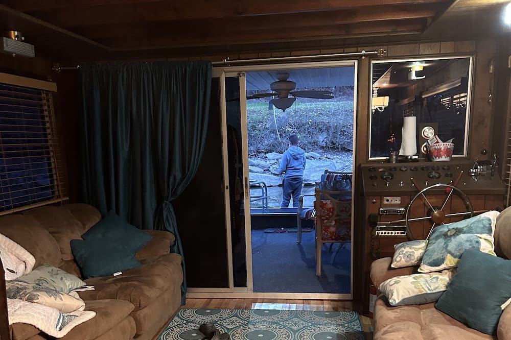 Photo of Bedroom in Prestonsburg