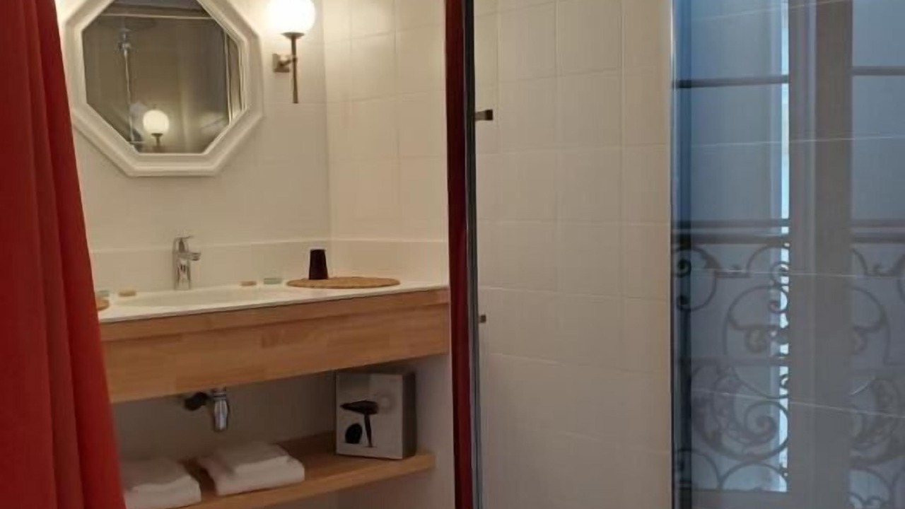 Photo of Bathroom in Cognac