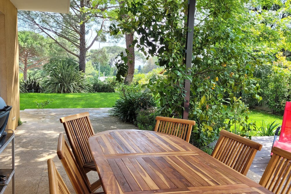 Photo of Outdoor in Pont-Saint-Esprit