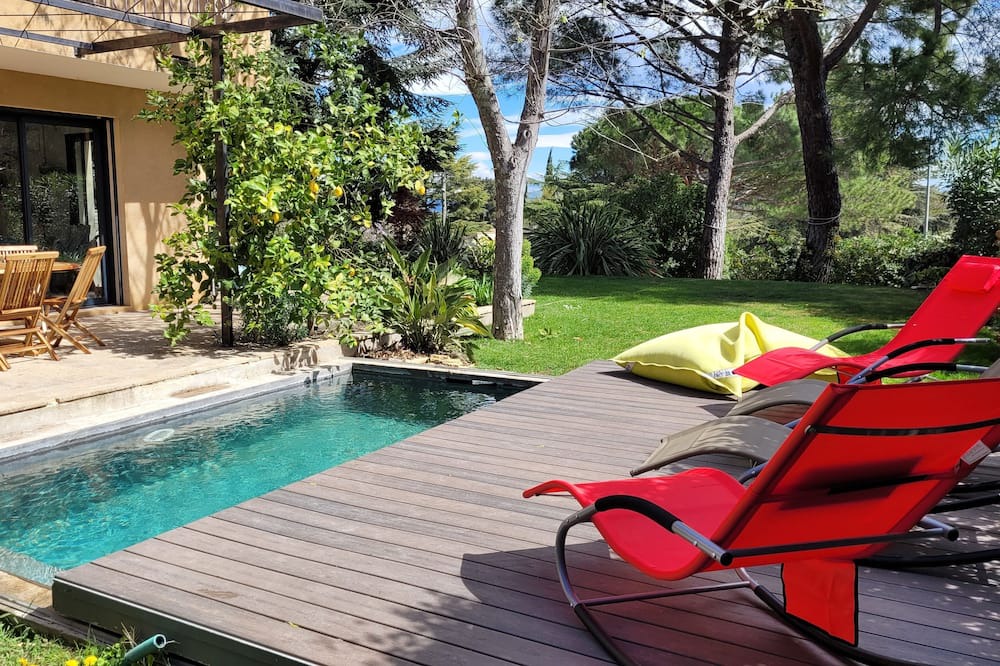 Photo of Outdoor in Pont-Saint-Esprit