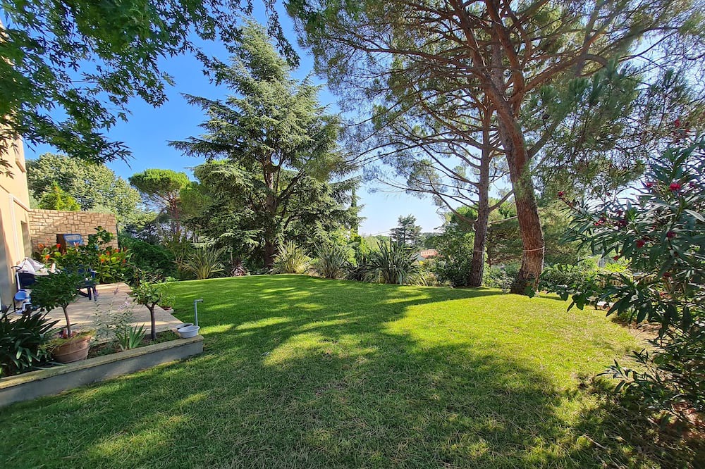 Photo of Outdoor in Pont-Saint-Esprit