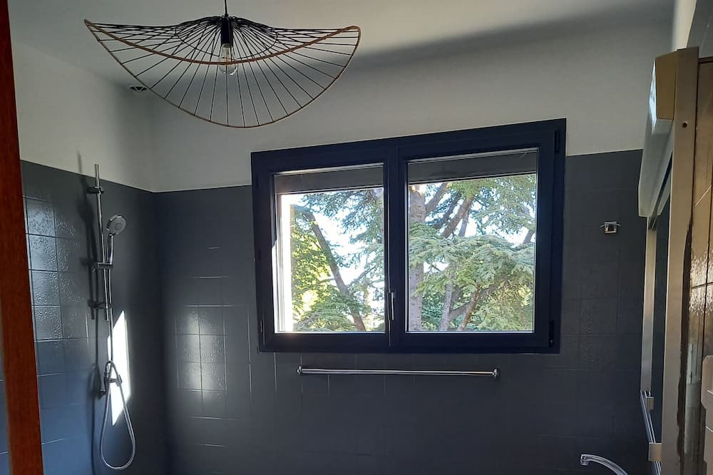 Photo of Bathroom in Pont-Saint-Esprit