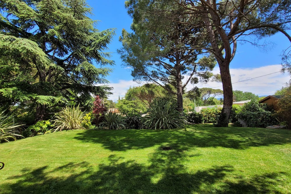 Photo of Outdoor in Pont-Saint-Esprit