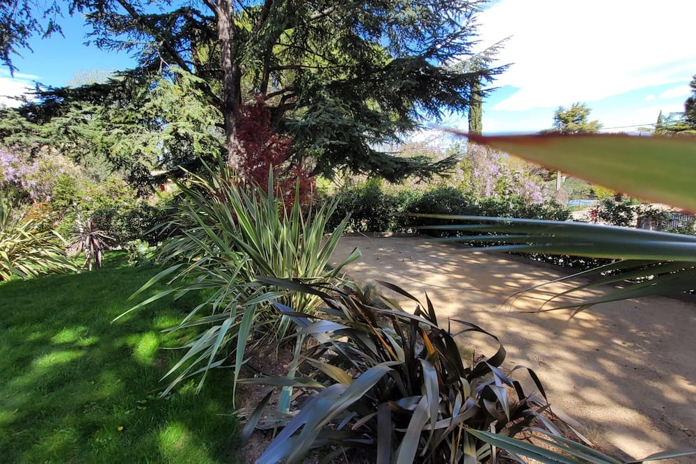 Photo of Outdoor in Pont-Saint-Esprit