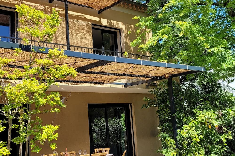 Photo of Outdoor in Pont-Saint-Esprit