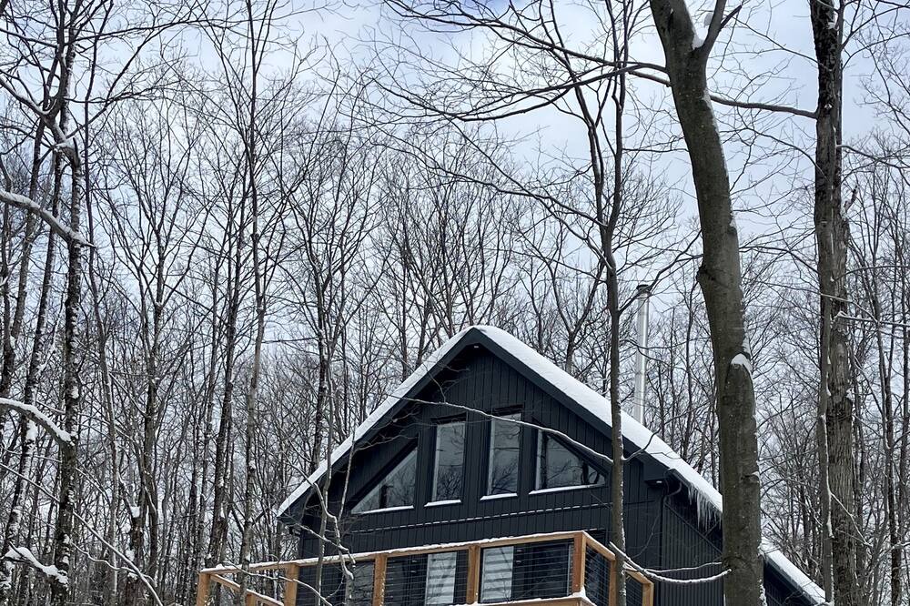 Photo of Outdoor in Bolton-Est