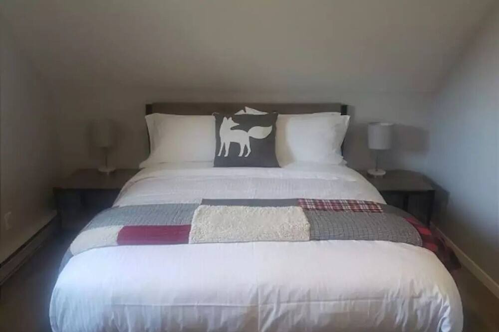 Photo of Bedroom in Gravenhurst