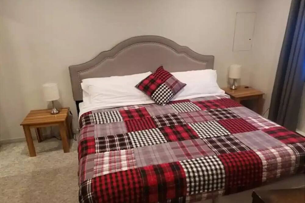 Photo of Bedroom in Gravenhurst