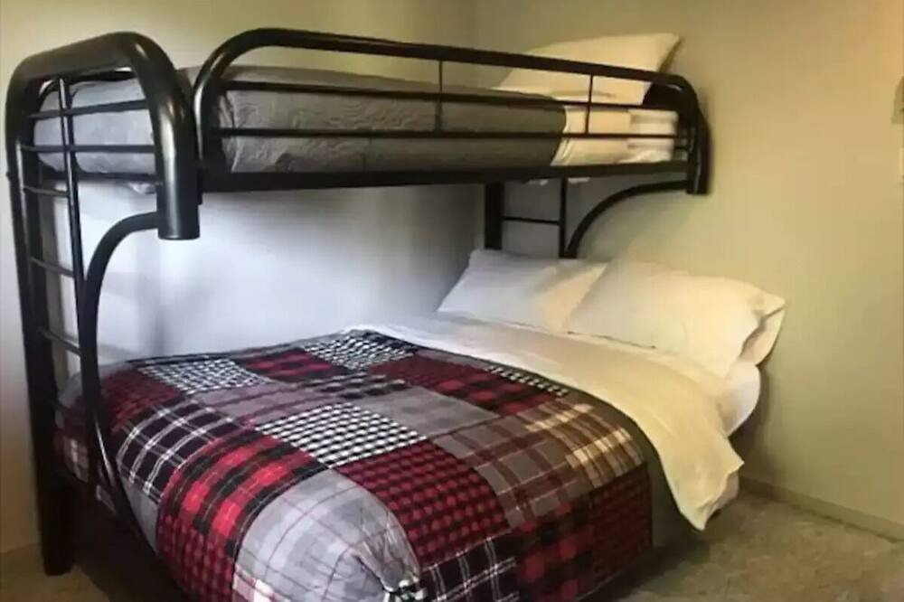 Photo of Bedroom in Gravenhurst