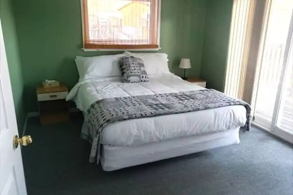 Photo of Bedroom in Gravenhurst