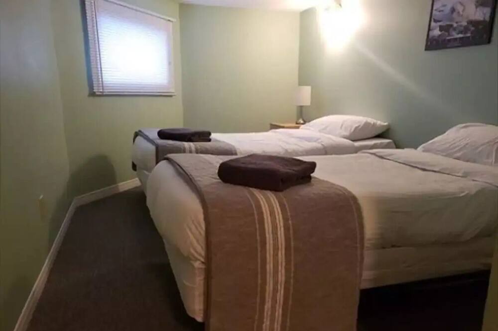 Photo of Bedroom in Gravenhurst