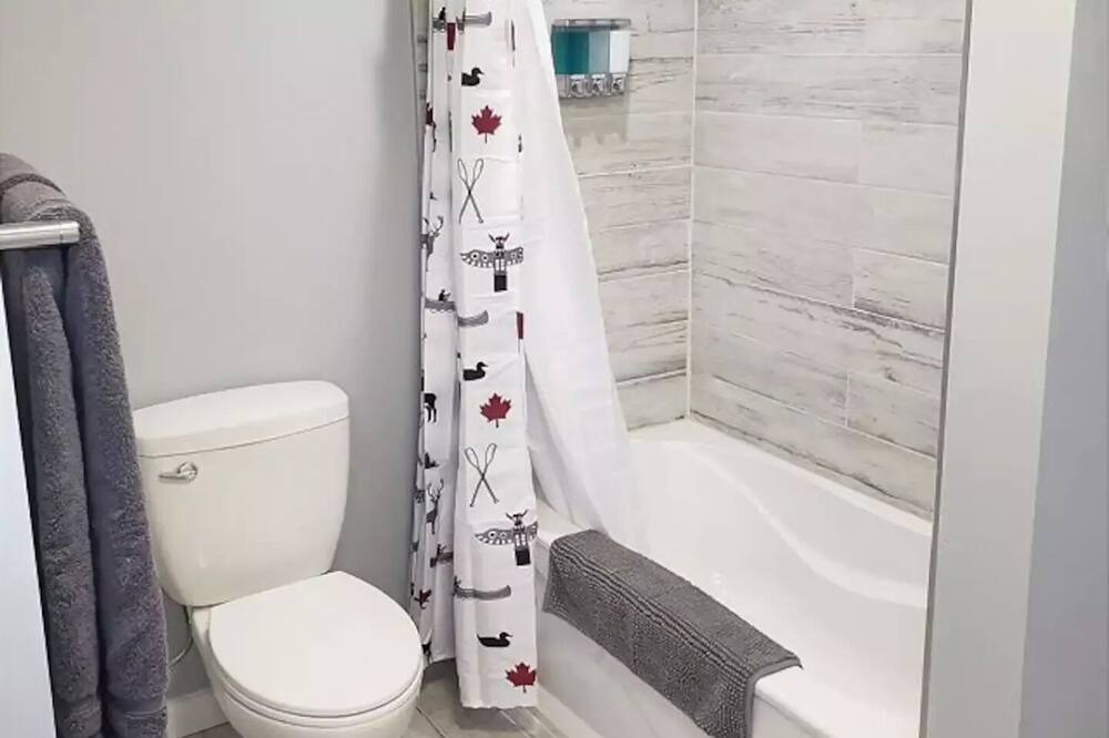 Photo of Bathroom in Gravenhurst