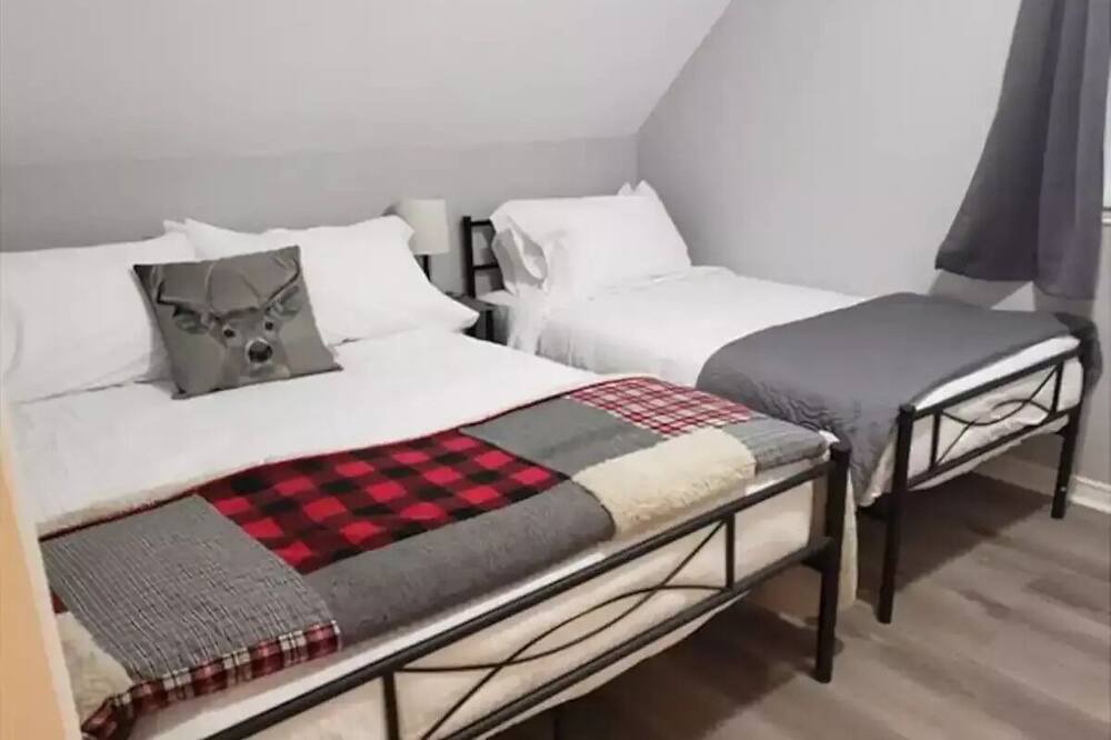 Photo of Bedroom in Gravenhurst