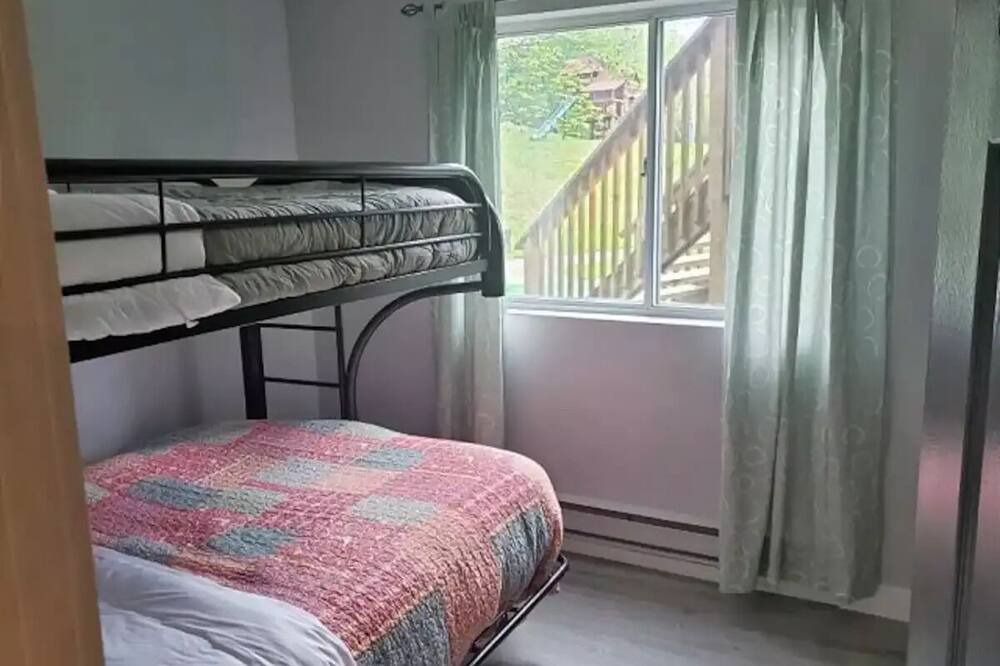Photo of Bedroom in Gravenhurst