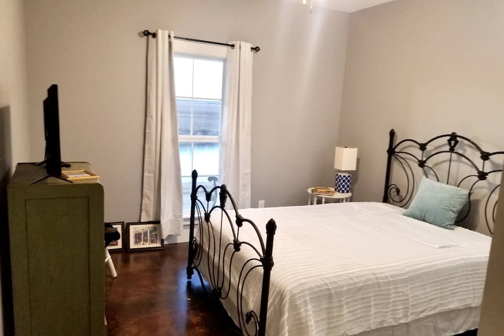 Photo of Bedroom in Sarah