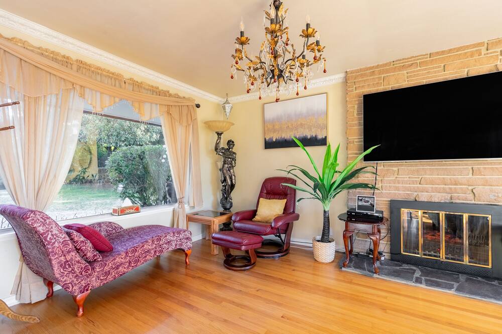 Photo of Others in Bryn Mawr-Skyway