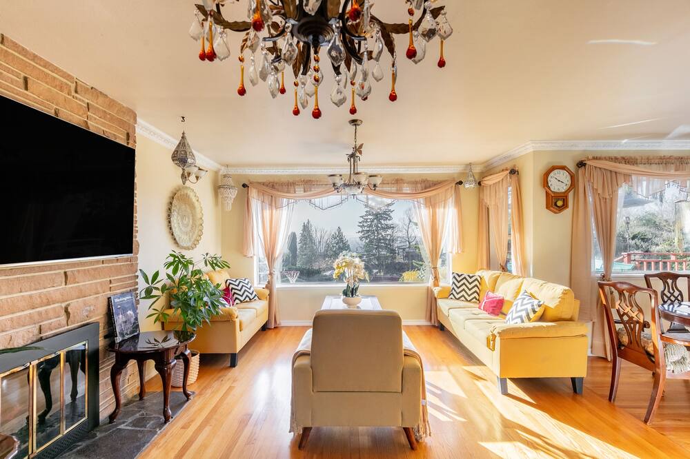 Photo of Others in Bryn Mawr-Skyway