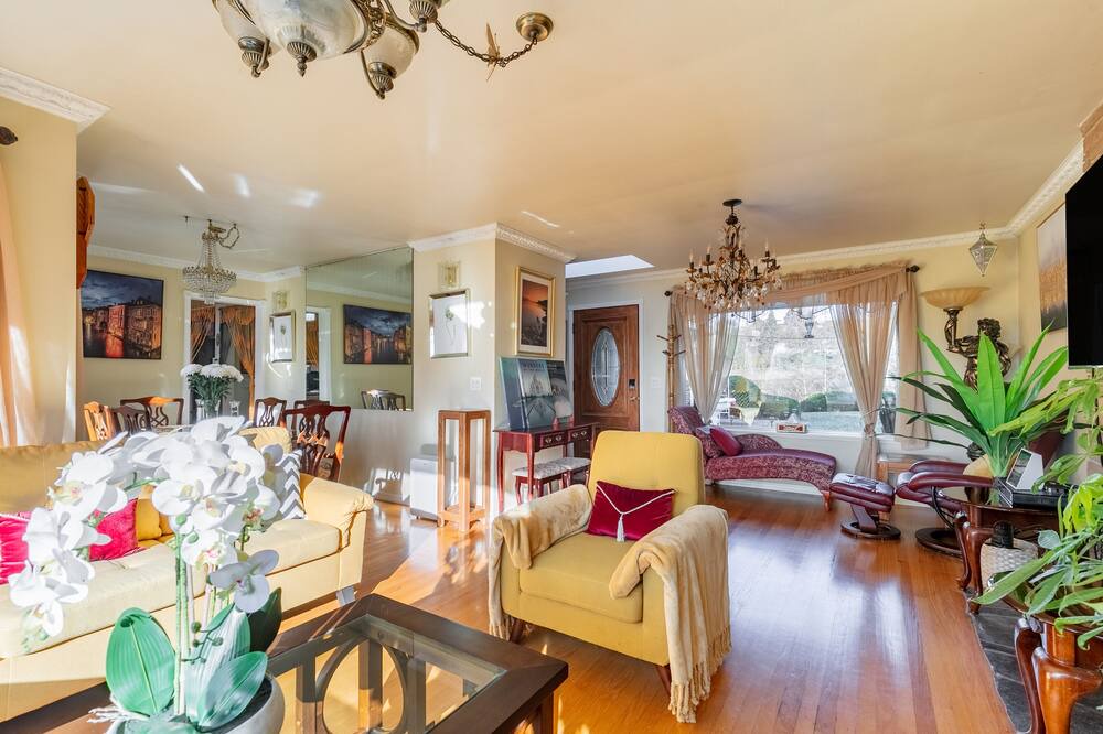 Photo of Others in Bryn Mawr-Skyway