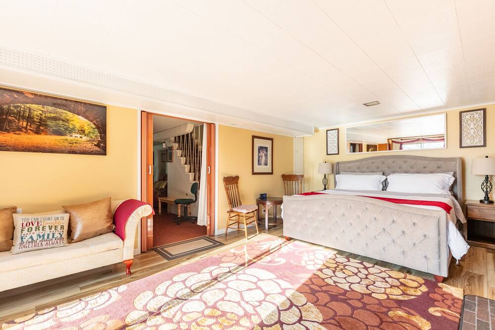 Photo of Bedroom in Bryn Mawr-Skyway