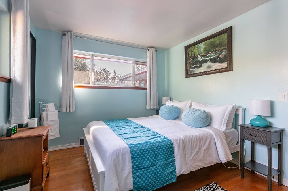 Photo of Bedroom in Bryn Mawr-Skyway