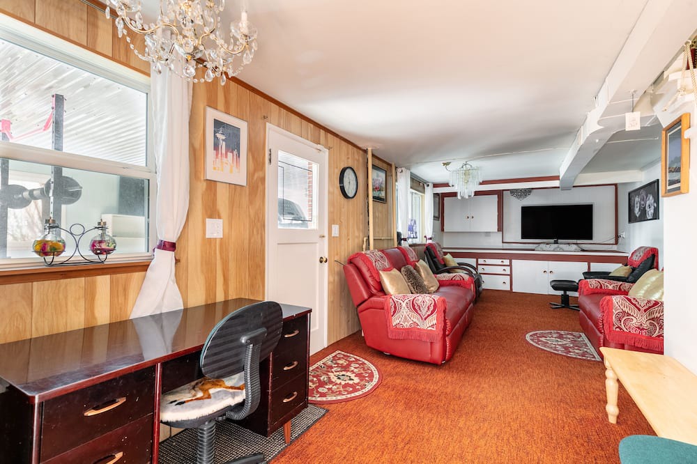 Photo of Others in Bryn Mawr-Skyway