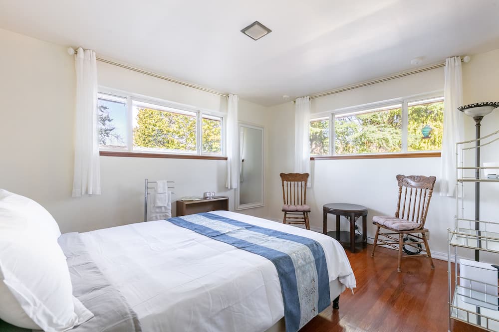 Photo of Bedroom in Bryn Mawr-Skyway
