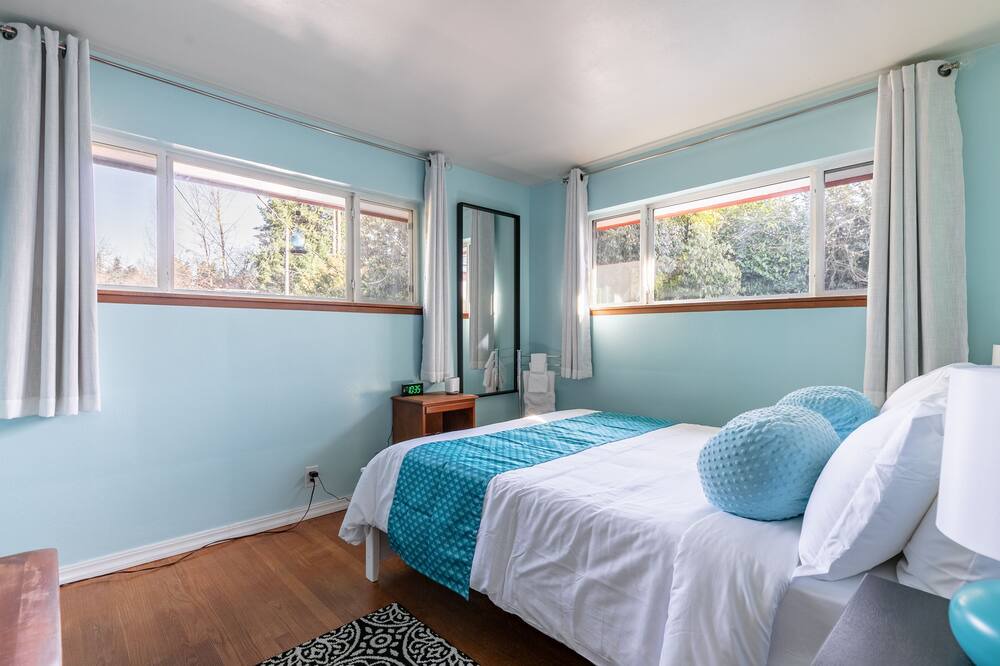 Photo of Bedroom in Bryn Mawr-Skyway
