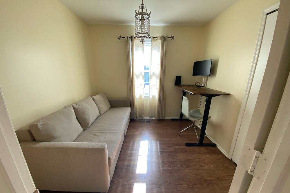 Photo of Livingroom in Sudley