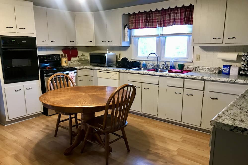 Photo of Kitchen in Waneta