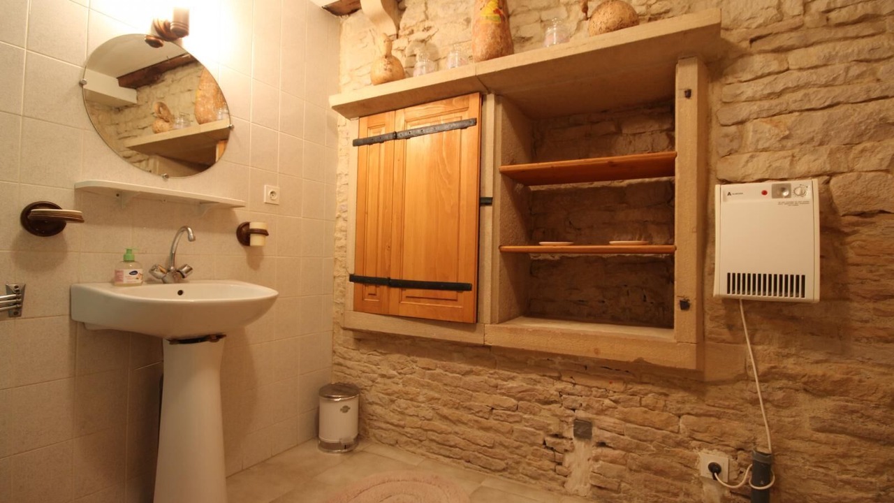 Photo of Bathroom in Saint-Martin-Belle-Roche