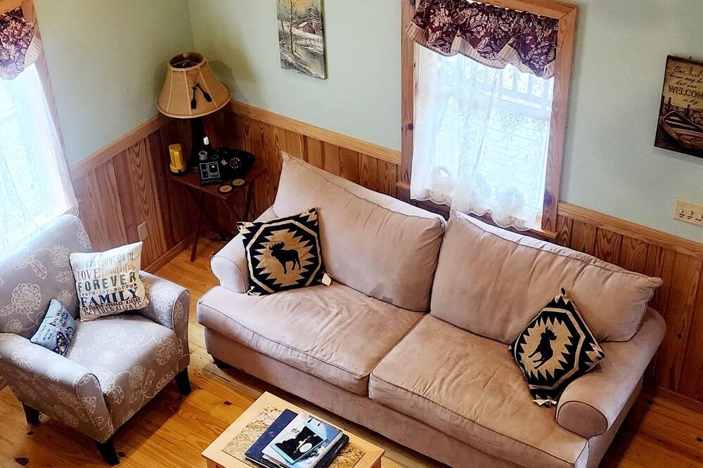 Photo of Livingroom in Robbinsville