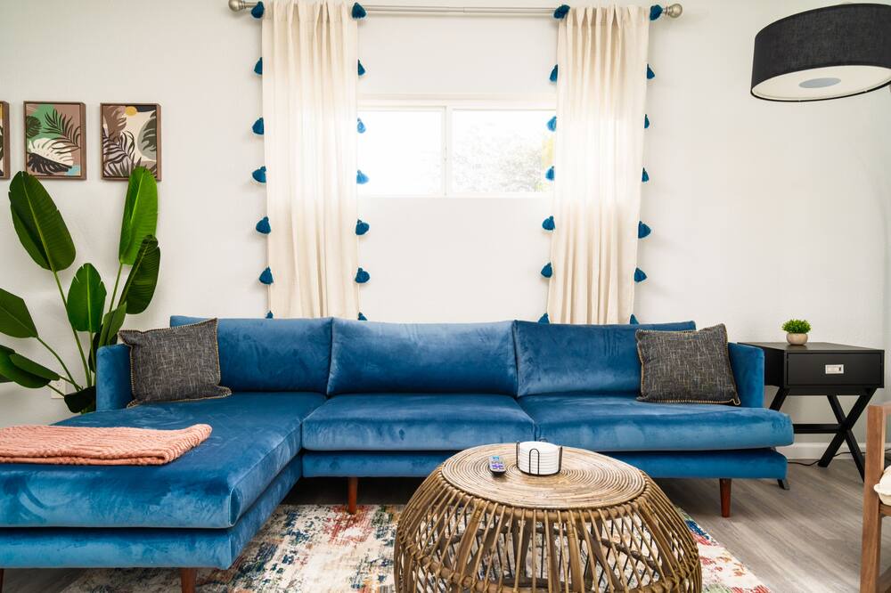 Photo of Livingroom in Highland Park