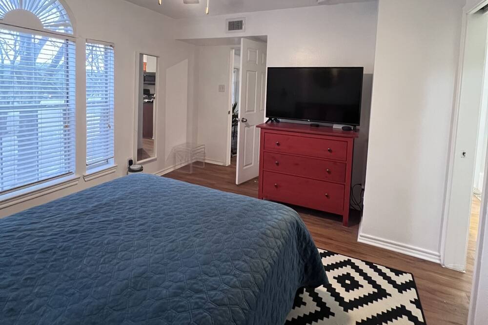 Photo of Bedroom in McNeil