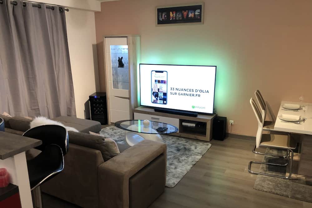 Photo of Livingroom in Anatole France Danton