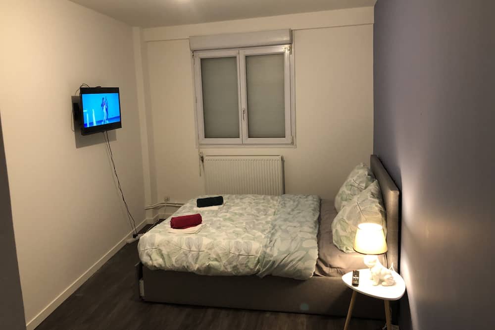 Photo of Bedroom in Anatole France Danton