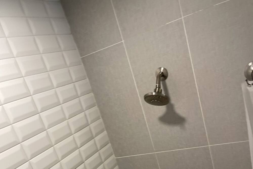 Photo of Bathroom in North Druid Hills