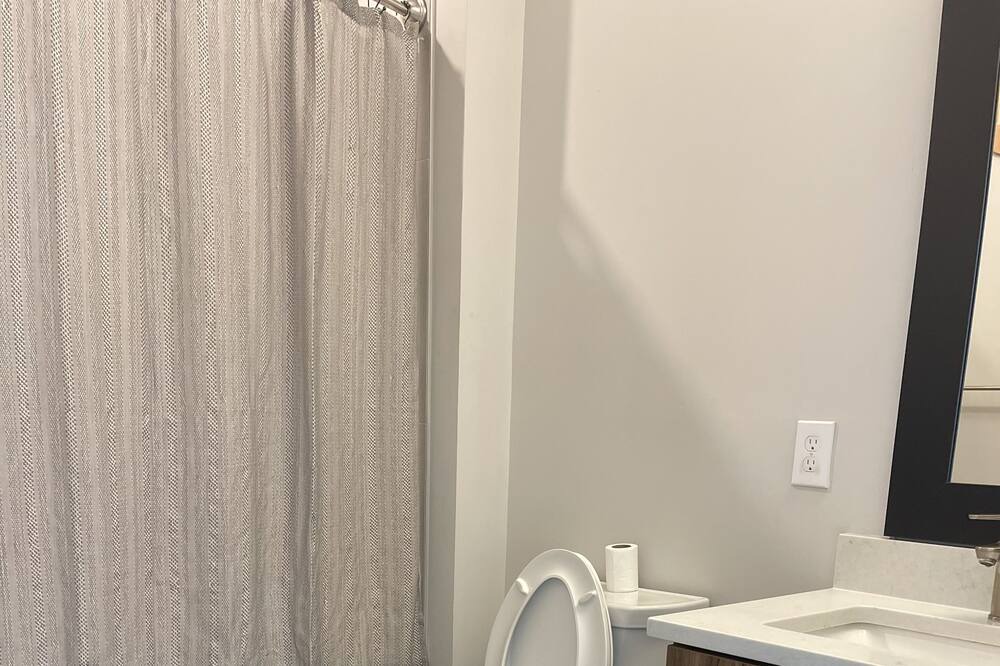 Photo of Bathroom in North Druid Hills