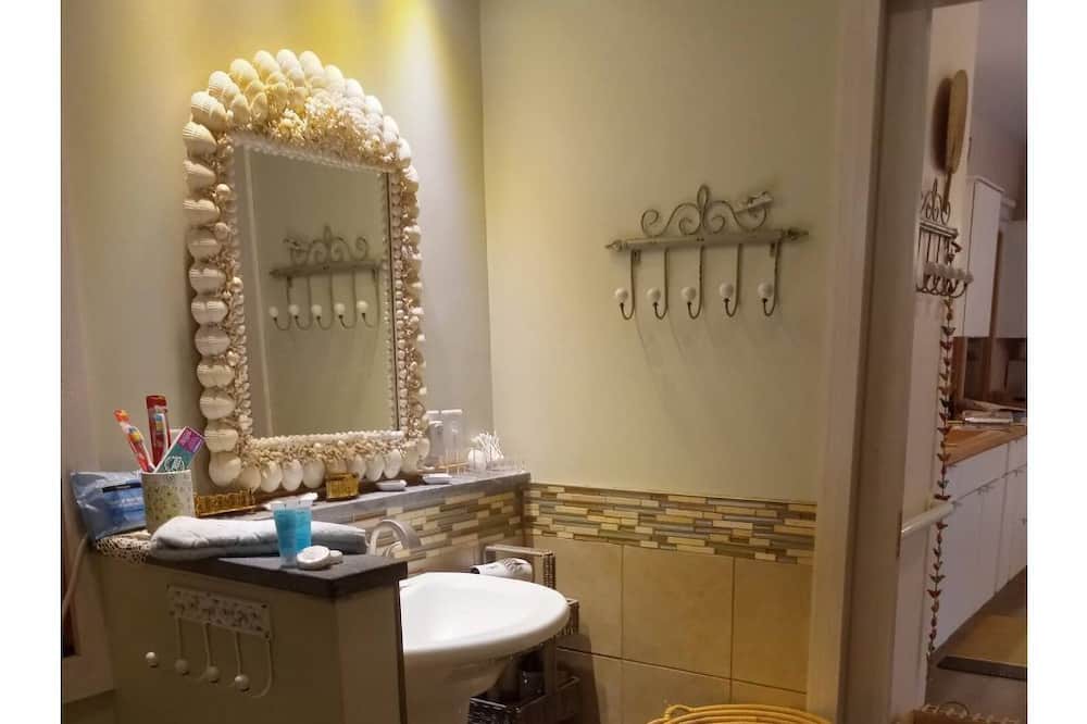 Photo of Bathroom in Faber