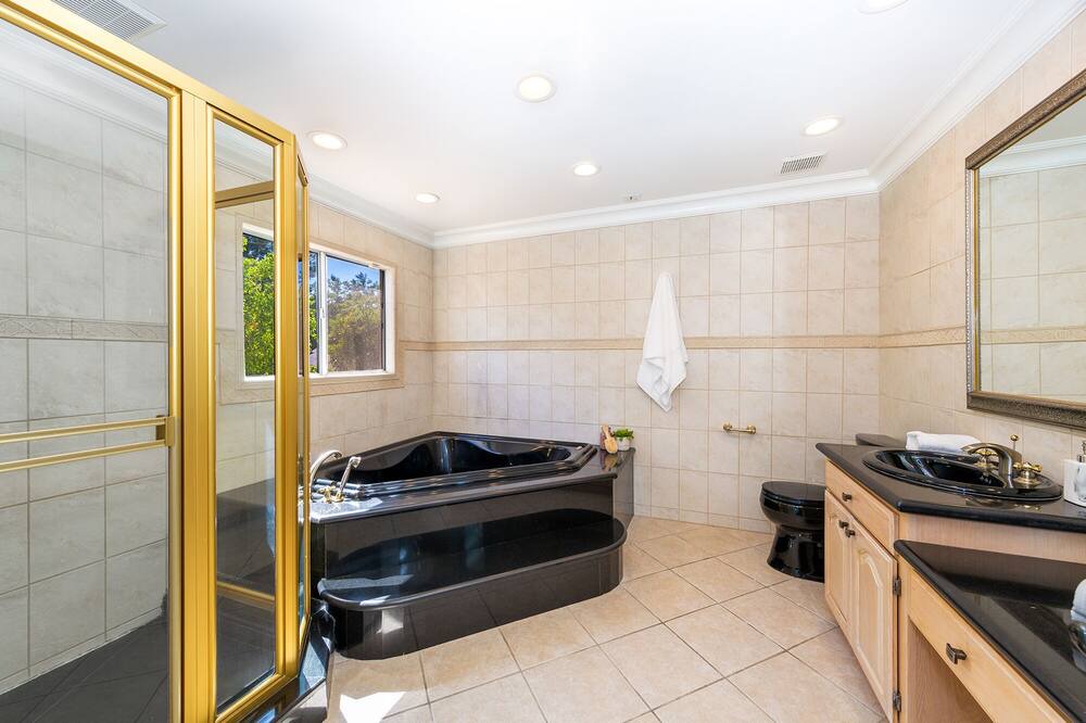 Photo of Kitchen in Canoga Park